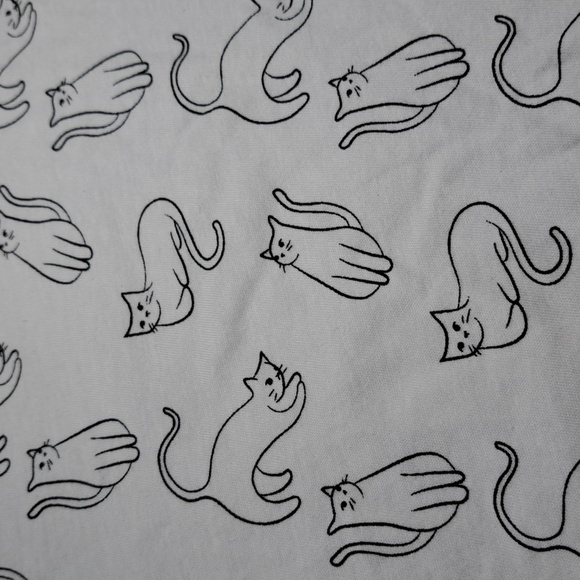 Sinsay White Cuffed Black Cats Outline Graphic Tee NWT XS - Picture 2 of 12